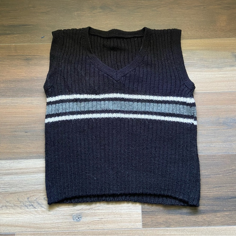 Y2K Knitted Black & Stripped Sleeveless Sweater Vest Top - Picture 1 of 6